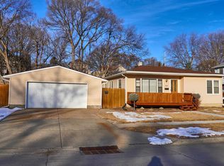 1924 S 8th St, Omaha, NE 68108