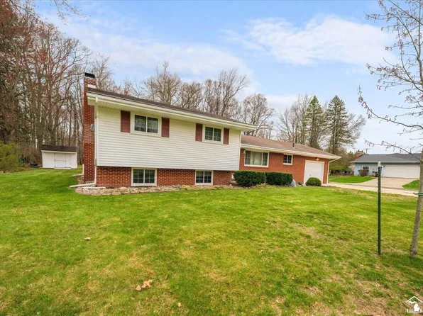 8513 Keitha Dr, Lambertville, MI 48144