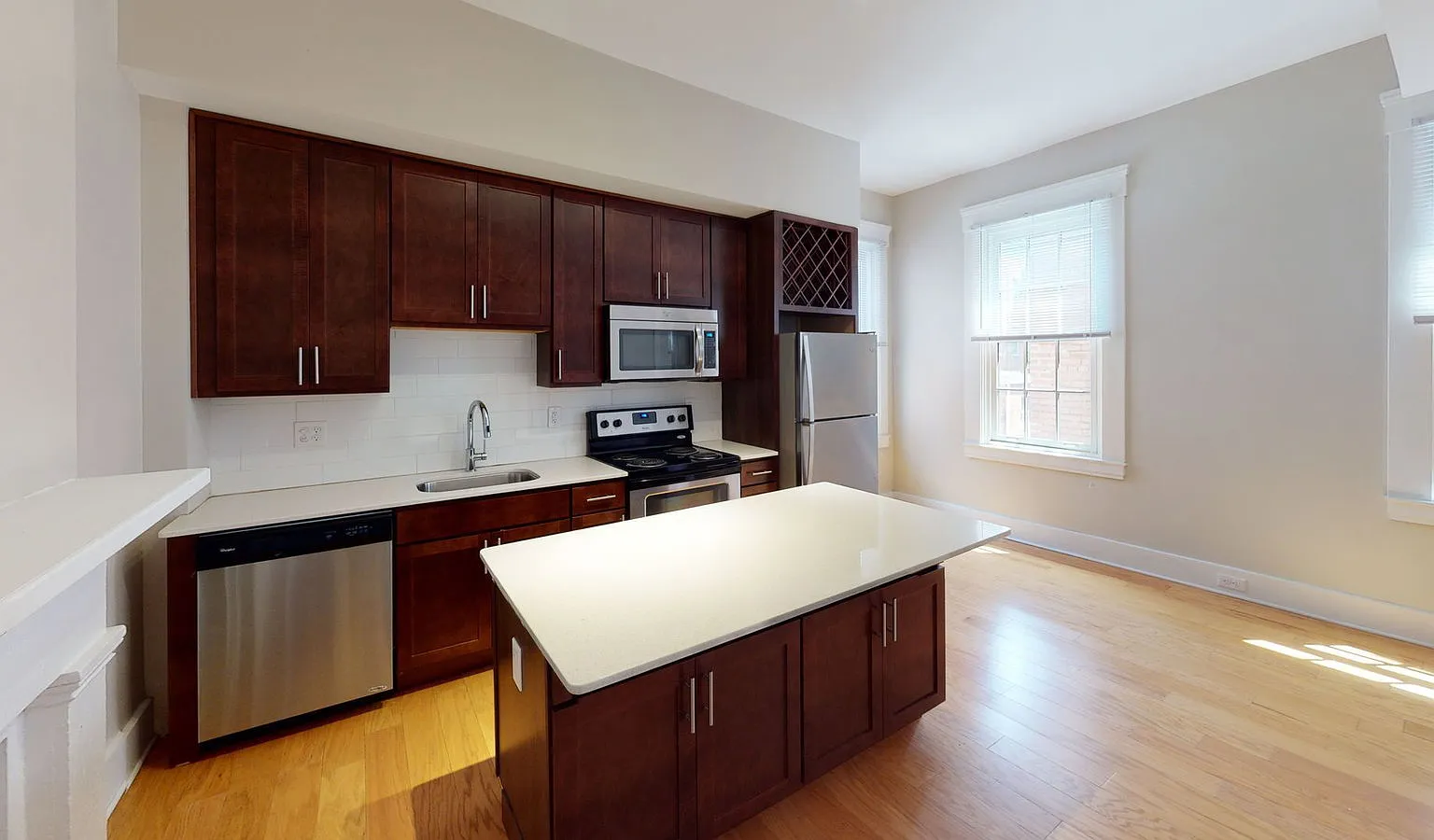 2 bed, 1.5 bath, 1380 sqft, $1,895 — Photo 3