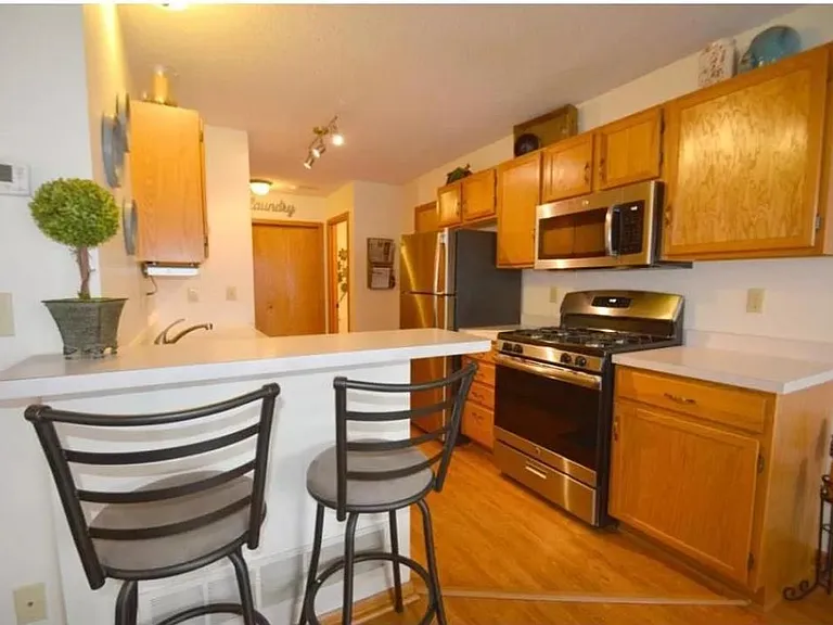 1055 S Fillmore Cir NE — Photo 6