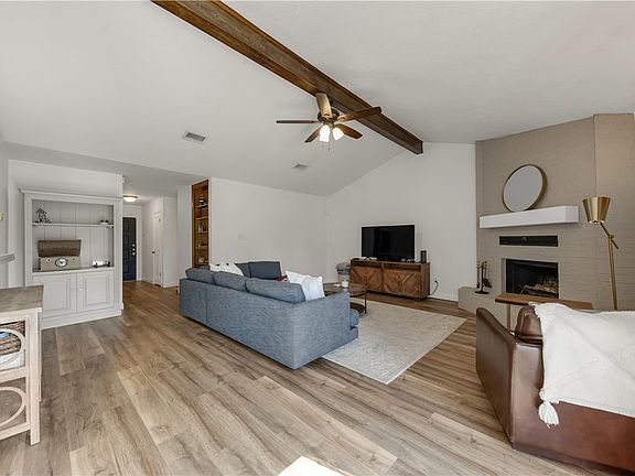 5th image of 2824 Forestwood Dr