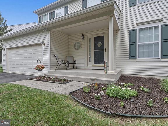 3rd image of 17207 Sumac Ct