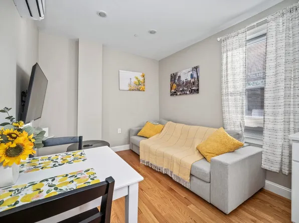 600 Commercial St #Id1364241p, Boston, MA 02109