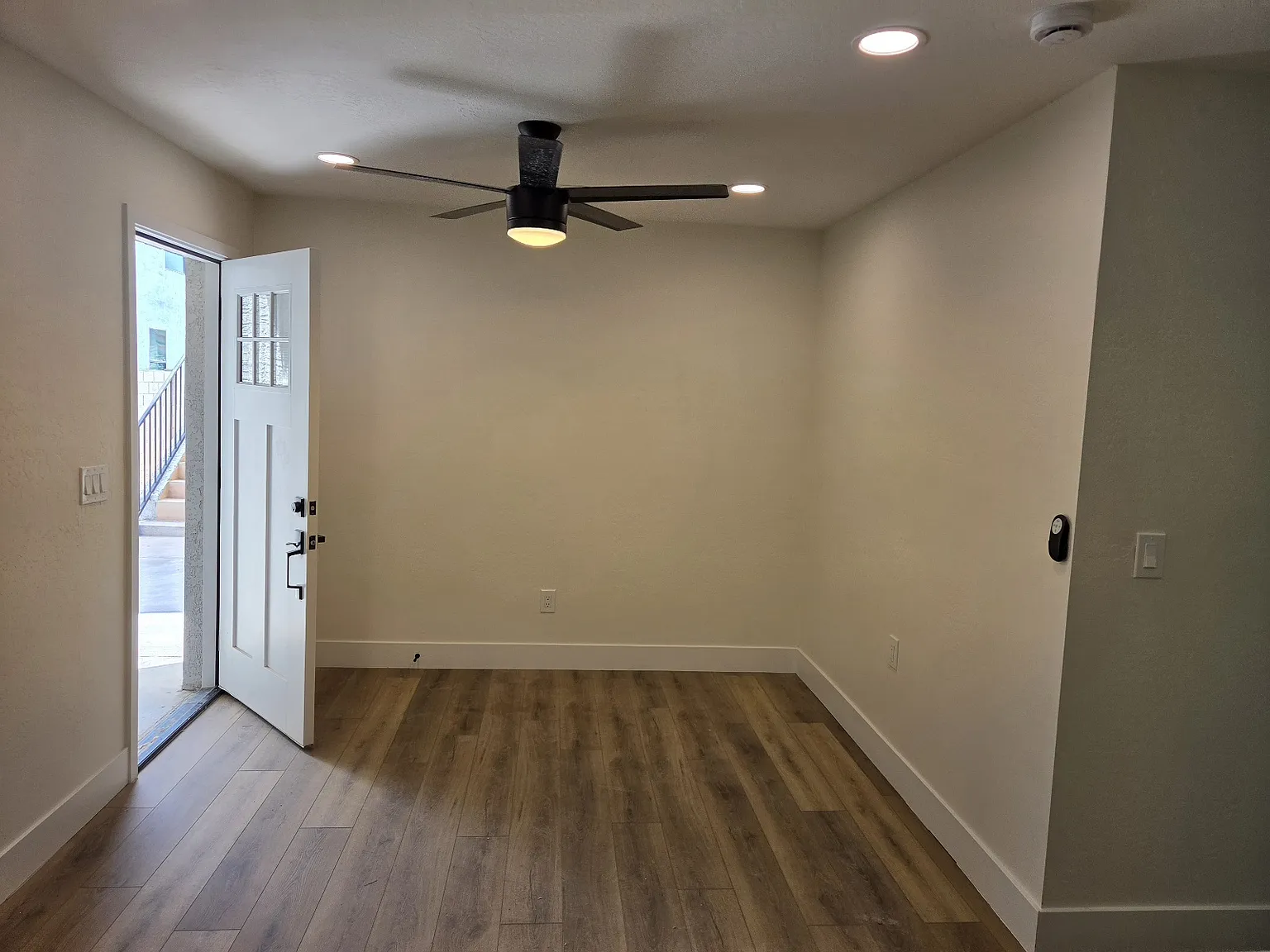 2 bed, 600 sqft, $1,350 — Photo 2