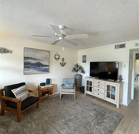 5th image of 204 47th Avenue Dr W APT 323