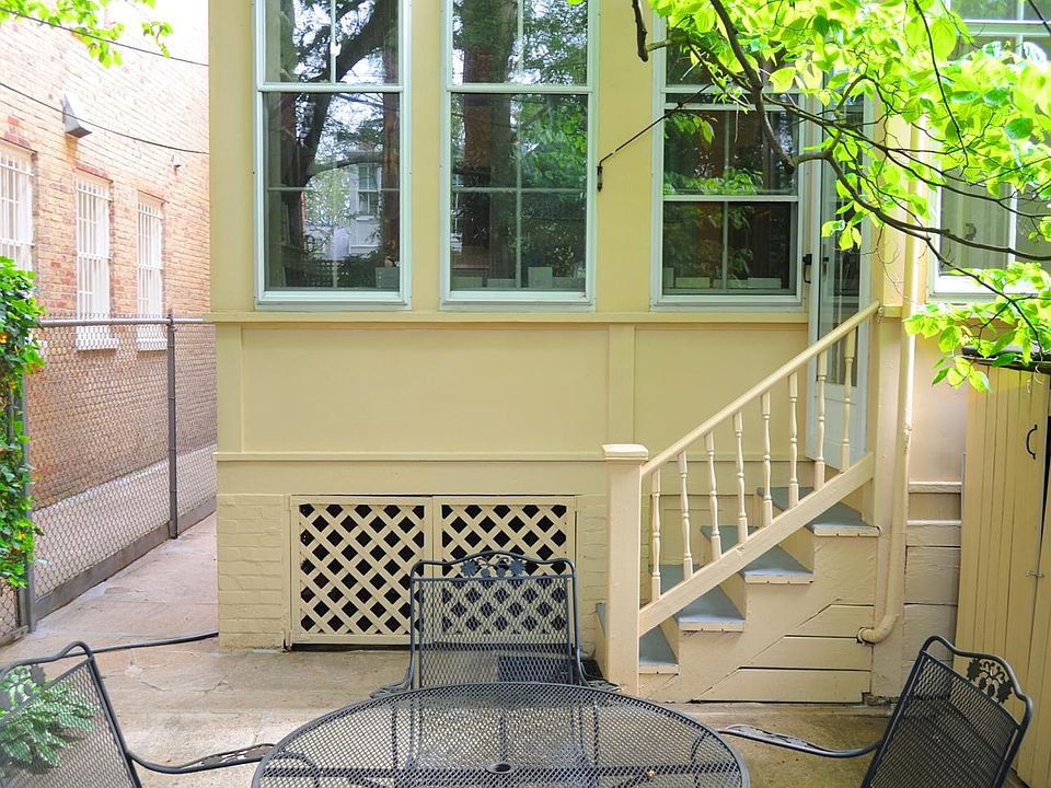 The side entry to your English Basement Apartment.