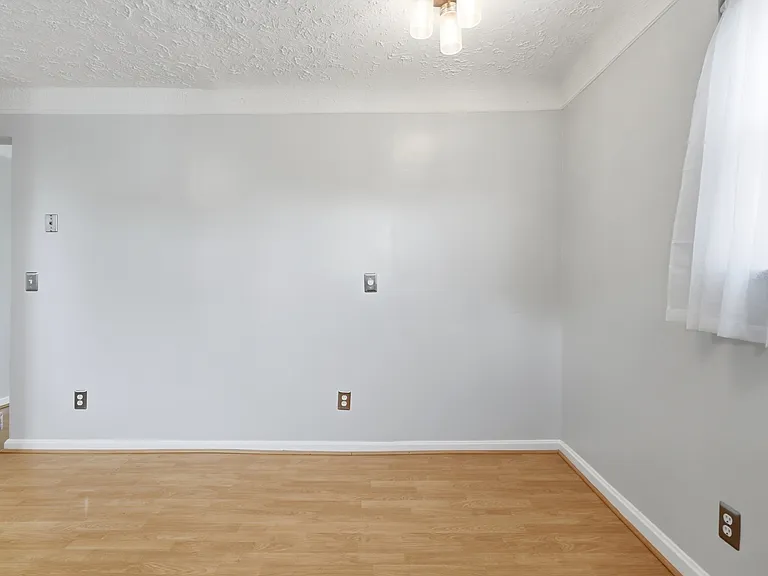 8330 Wexford Ave — Photo 4