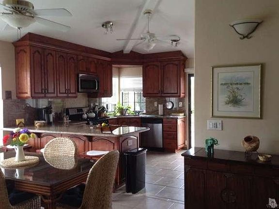 5th image of 228 Country Club Dr Unit A
