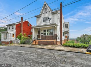 303 Chestnut St, Saint Clair, PA 17970