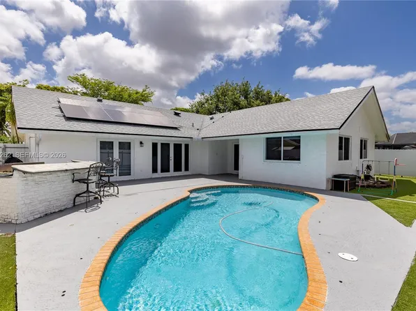 2400 NW 103rd Ave, Pembroke Pines, FL 33026