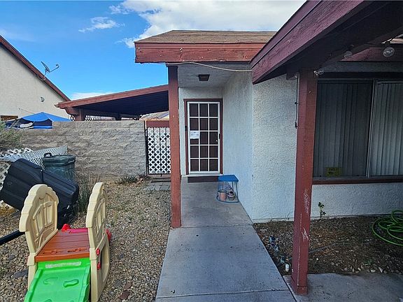 2nd image of 4418 Pinegrove St