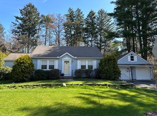 88 Blue Hills Rd, Amherst, MA 01002