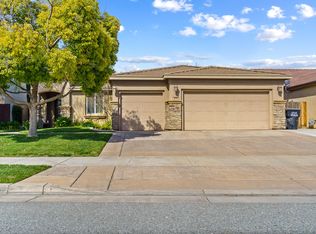4016 W Ceres Ct, Visalia, CA 93291