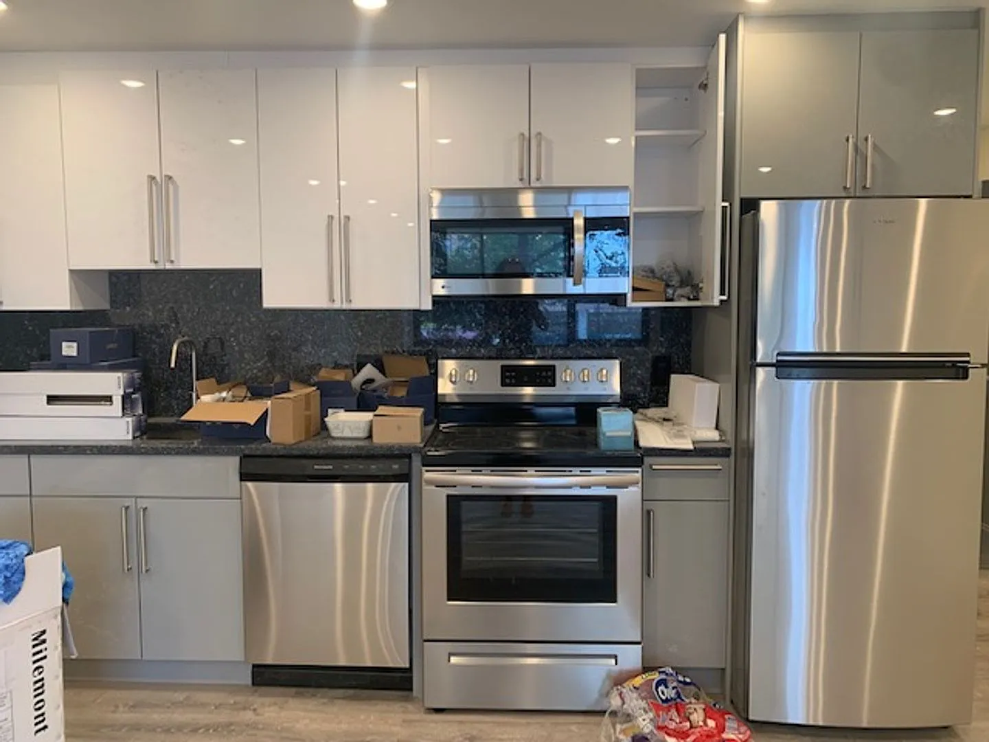 Studio Apartment in Brookline | Modern Appliances | Laundry in Building | 9/1 — Photo 4