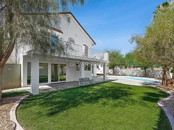 3rd image of 348 Santa Monica Dr
