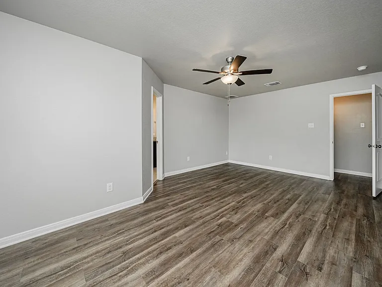 517 Fallbrook Dr — Photo 22