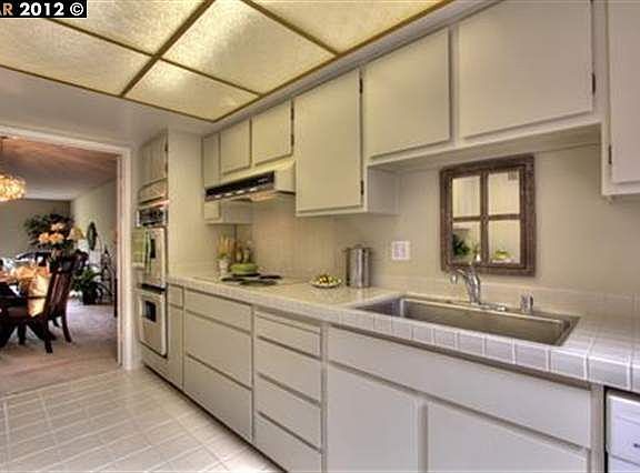 4th image of 2608 Saklan Indian Dr APT 2