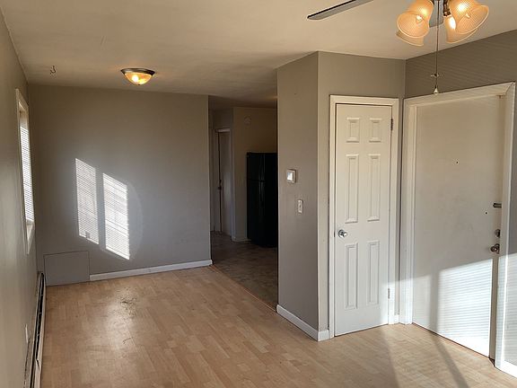 5th image of 2800 Pillsbury Ave #4