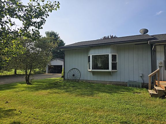 3rd image of 17755 Sharon Hollow Ln