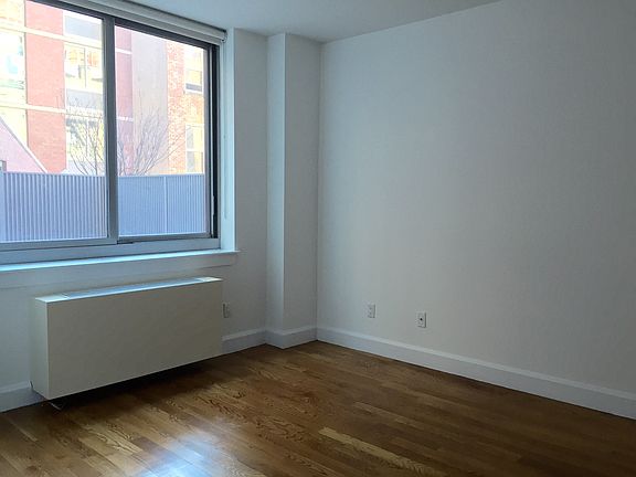 2nd image of 236 Livingston St APT 2E