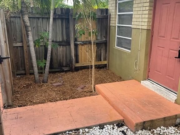 3rd image of 1146 NE 3rd Ave APT 1