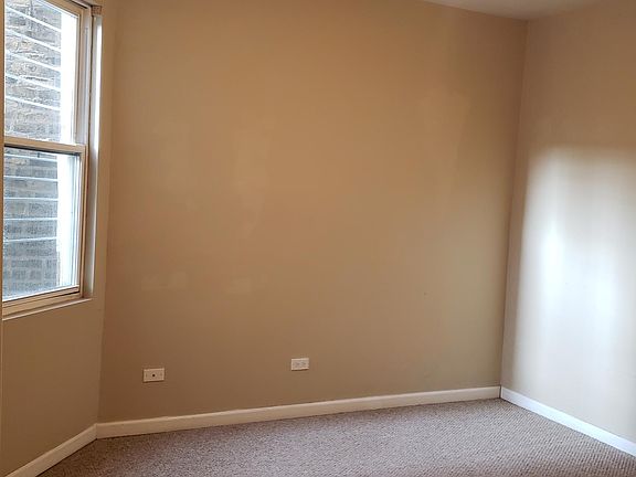 2nd image of 1331 N Artesian Ave #1F