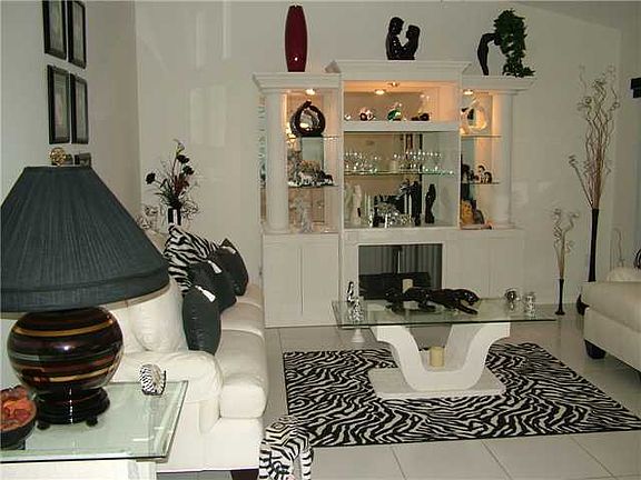 3rd image of 6308 White Sabal Palm Ln
