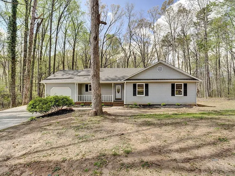 1011 Chestnut Ct — Photo 5
