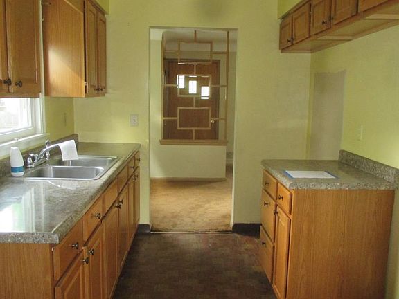 2nd image of 1402 Mechanic Ave