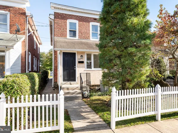 117 Summit Ter, Bryn Mawr, PA 19010