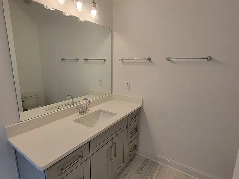111 Pearl St — Photo 19