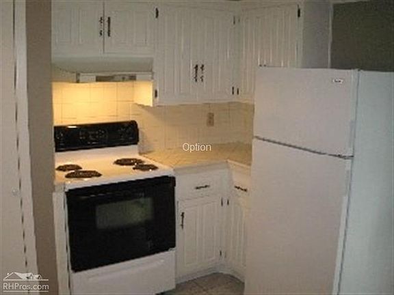 5th image of 433 W 104th St APT B