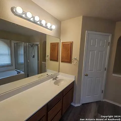 3 bed, 2.5 bath, 2500 sqft, $1,895 — Photo 3