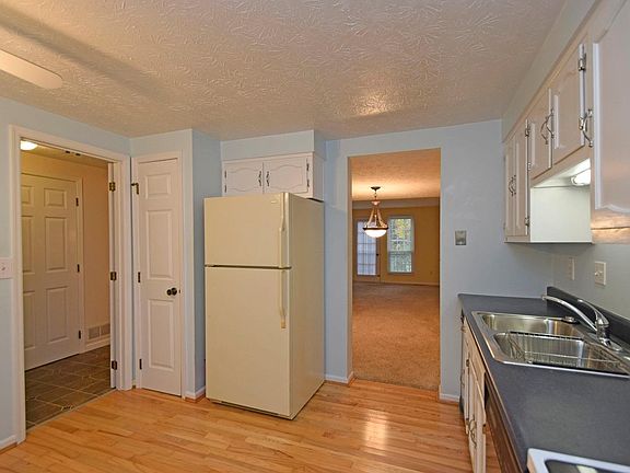 4th image of 908 Woodlyn Dr N