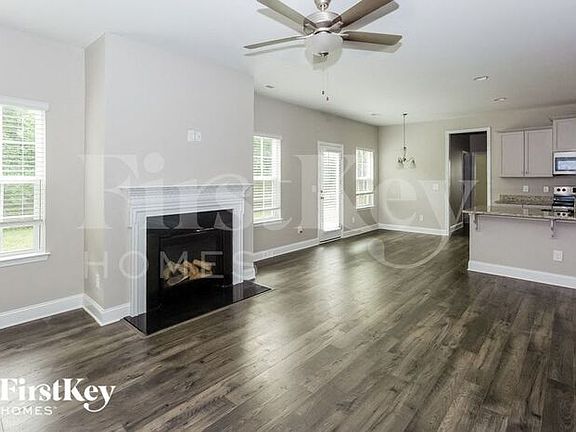 4th image of 111 Bunker Hill Ln