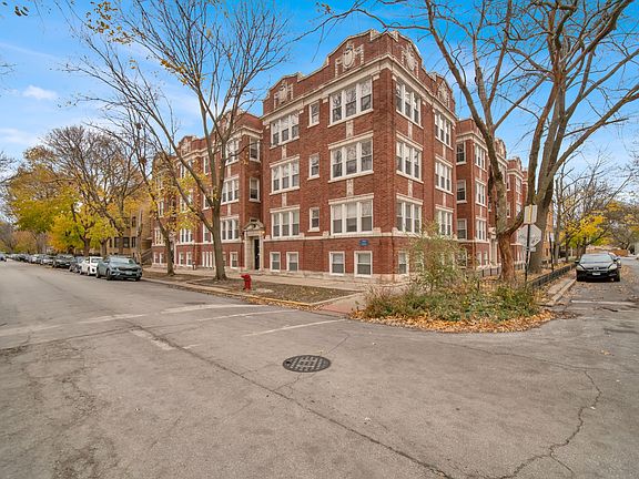 2nd image of 1418 W Arthur Ave #1