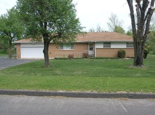 717 W 5th St, Mountain Grove, MO 65711