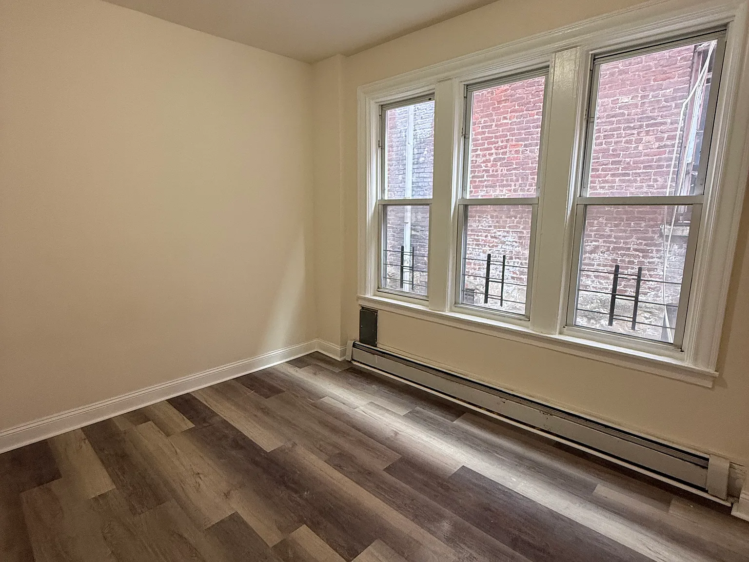 3 bed, $3,811 — Photo 4