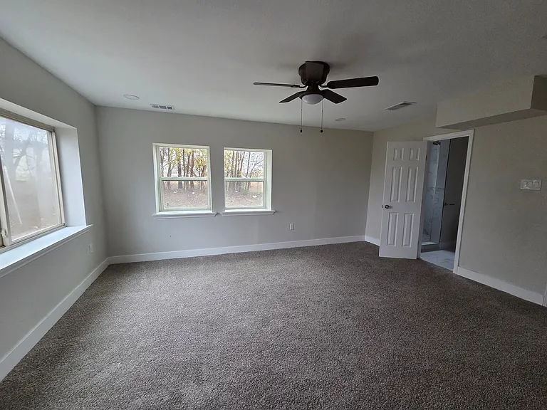 413 Sheila Ln — Photo 16