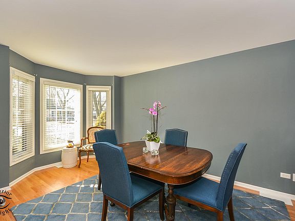 2nd image of 5828 W 90th St