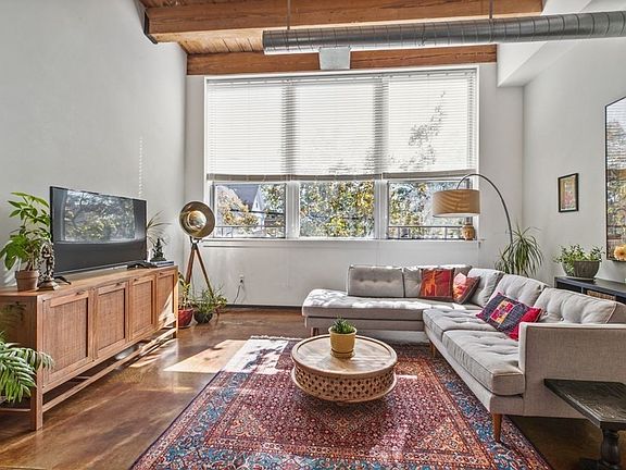 5th image of 120 Holmes St Unit 212