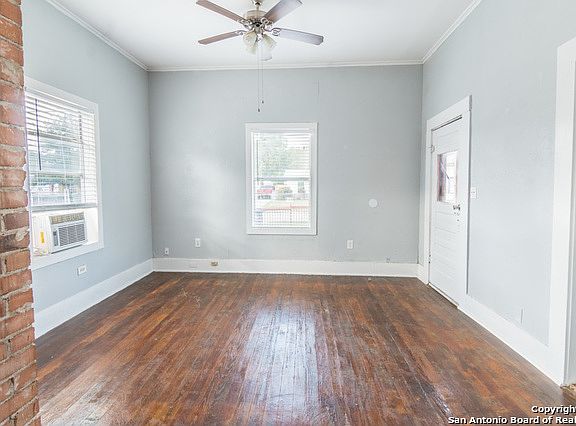 5th image of 326 Helena St