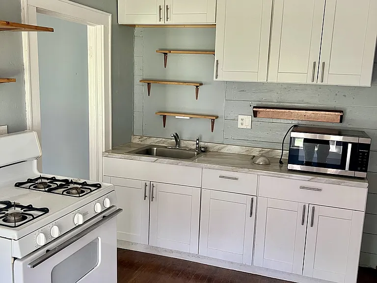 Apartment B kitchen