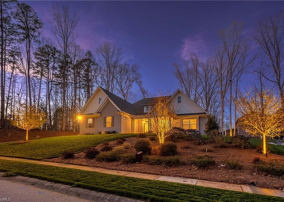 1st image of 306 Rugby Rd