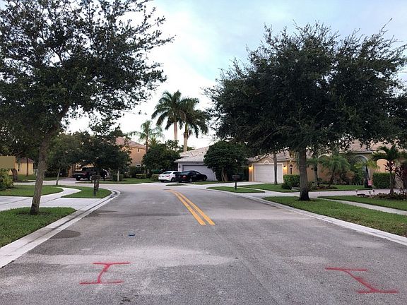 5th image of 13181 NW 19th St