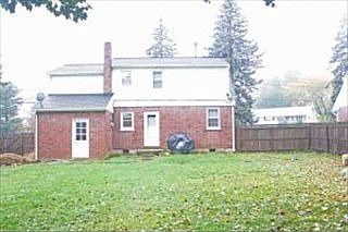 2nd image of 2121 Fruitville Pike