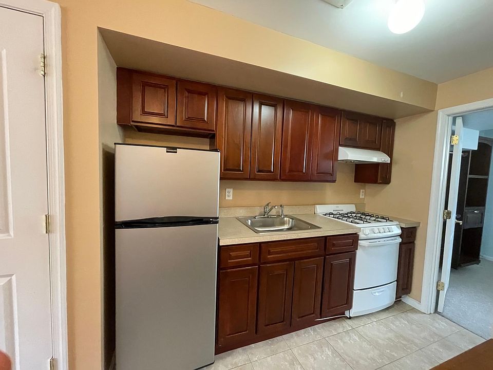 1st image of 91 Crabtree Ave #1