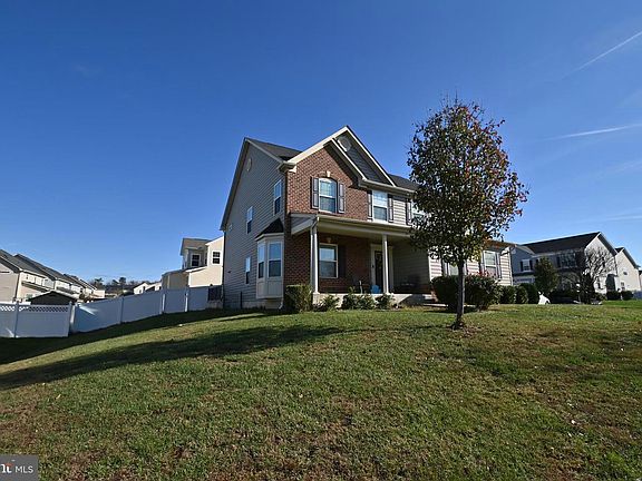 3rd image of 10533 Black Pine Ln