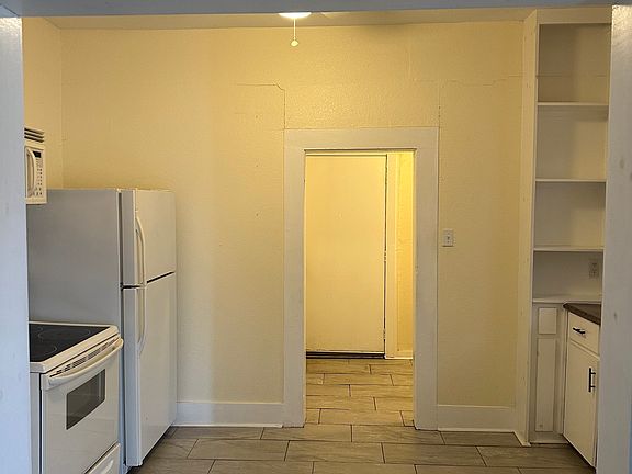 2nd image of 107 Spruce St #1