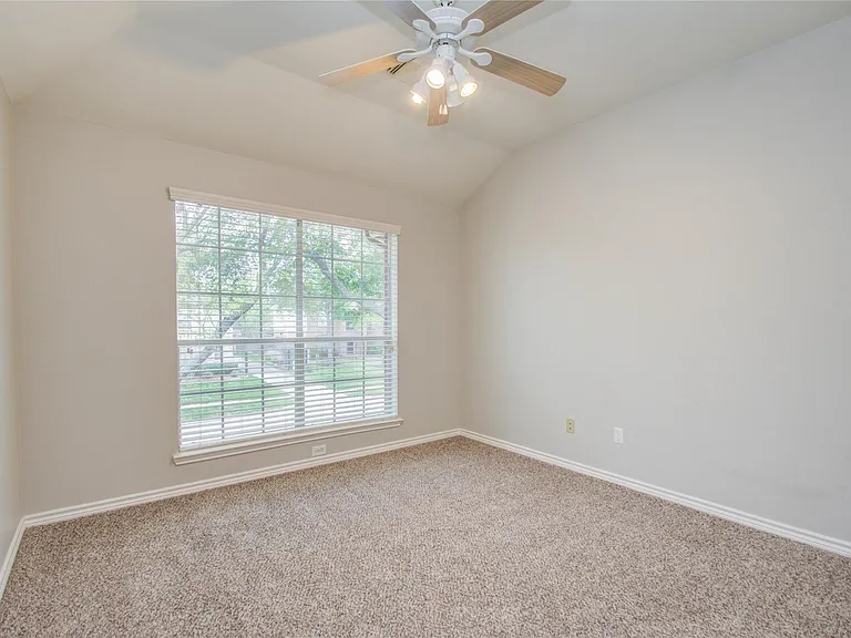 411 Green Stone Ct — Photo 27